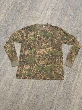 Vintage Kiwi Manufacturing Realtree Camo Long Sleeve Shirt